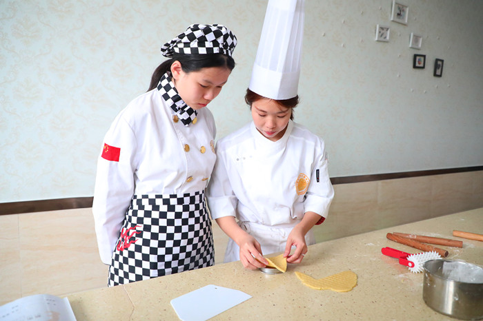 女生学厨师怎么样